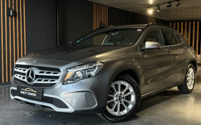 Mercedes-Benz GLA 180 Business Solution | Camera | Navi | Manueel