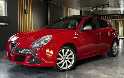 Alfa Romeo Giulietta 1.6 JTDM 16V Impression | Pano | Airco | Sensor | Manueel