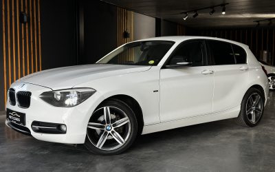 BMW 118 Aut. Sport Line | Navi | Sensoren | Trekhaak | Automatisch
